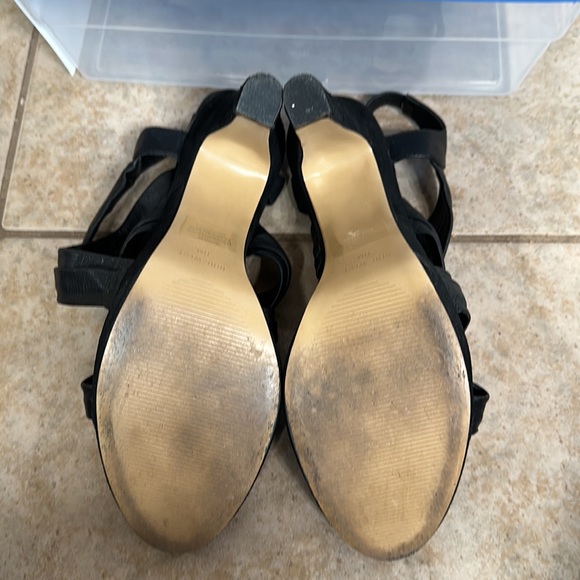 Nine West black strappy pumps - Picture 3 of 3